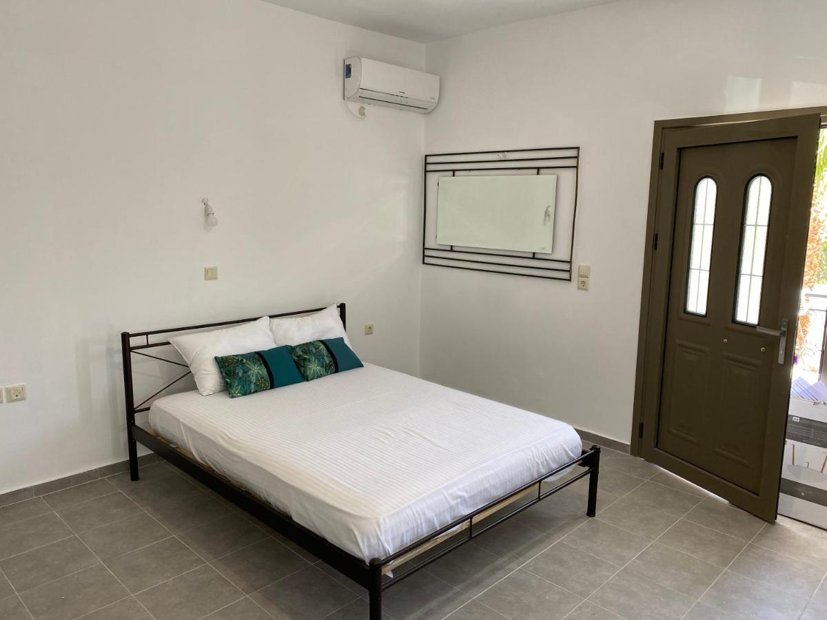 Central Areopolis Rooms Exterior photo